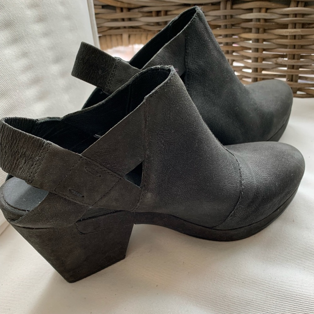 Eileen Fisher black leather clog-style shoes. All leather. Size 6. Never worn.